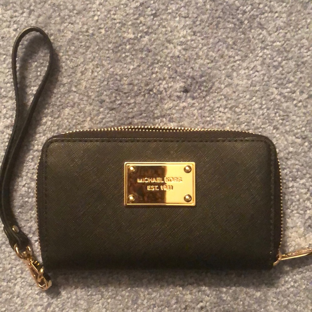 Authentic Michael Kors wristlet wallet